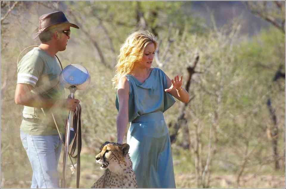 Kate Hudson - Kate Hudson in Commercial